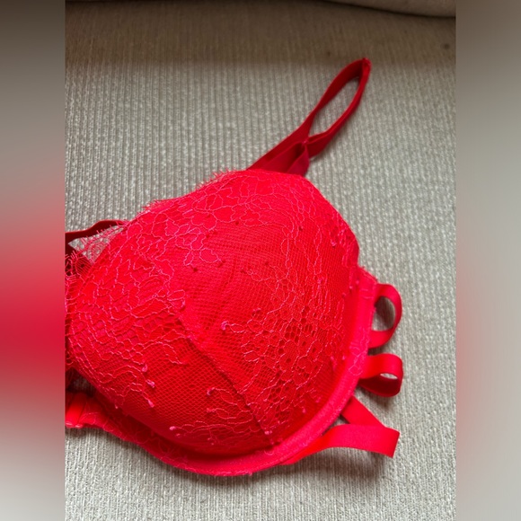 Victoria’s Secret Lace “Very Sexy Push-up” Bra - Picture 5 of 10